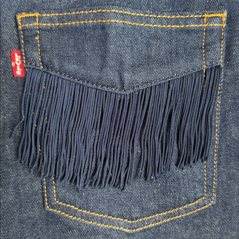 LEVI’S Ribcage Jean Shorts - Picture 5 of 16